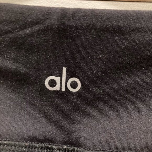 ALO YOGA Sz M Cropped Comfort Waist  Low Rise Leggings - Picture 5 of 8